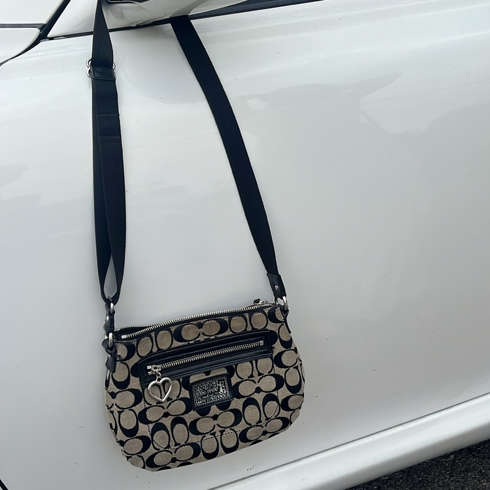 COACH Poppy Crossbody Monogram Bag Black and Tan with Heart Zipper - Picture 6 of 10